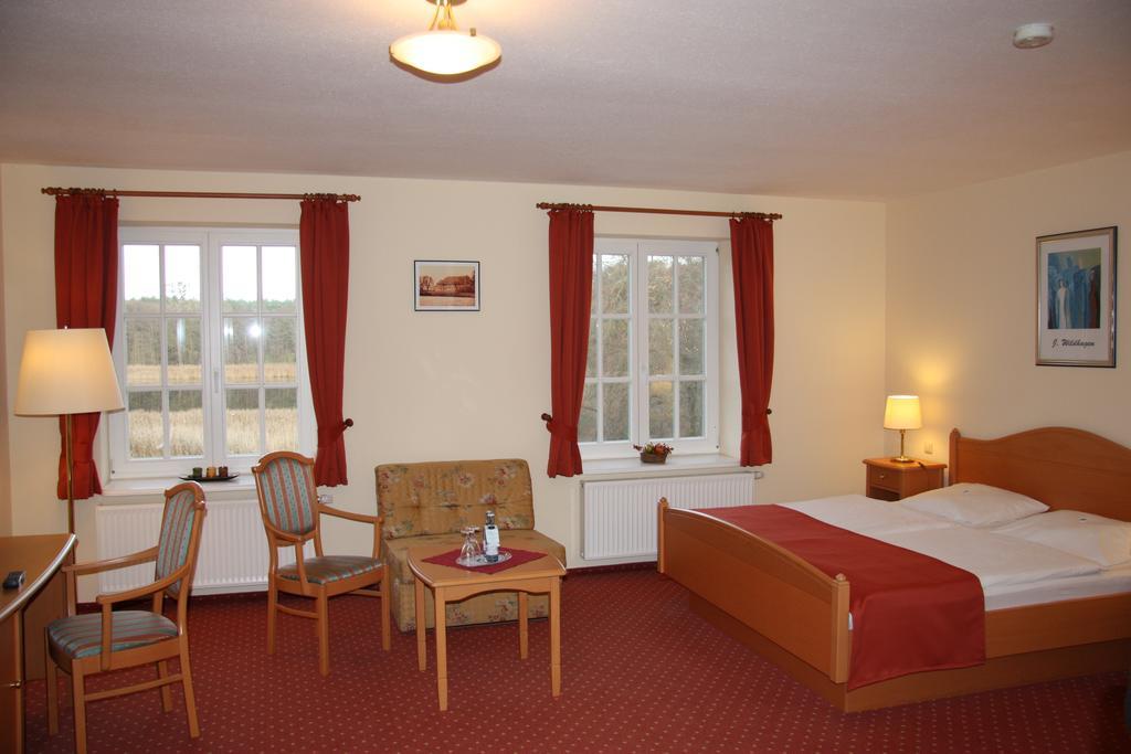 Altes Gutshaus-Federow Hotel Esterno foto