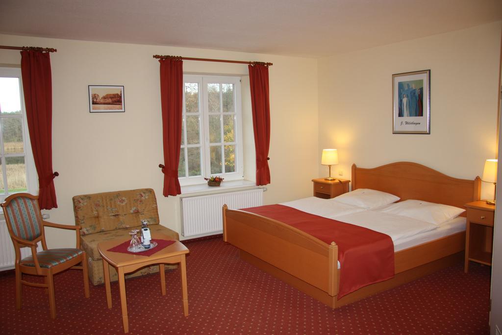 Altes Gutshaus-Federow Hotel Esterno foto