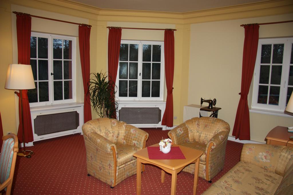 Altes Gutshaus-Federow Hotel Esterno foto