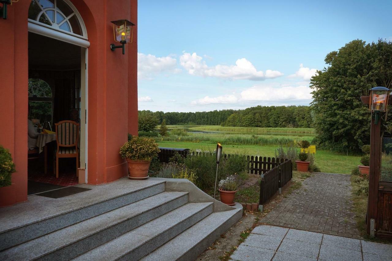 Altes Gutshaus-Federow Hotel Esterno foto
